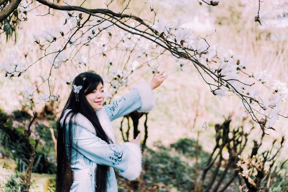赵雅芝的3个儿子：长子47岁次子44岁，小儿子37岁，个个让她骄傲